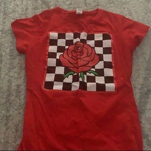 cute tee with design